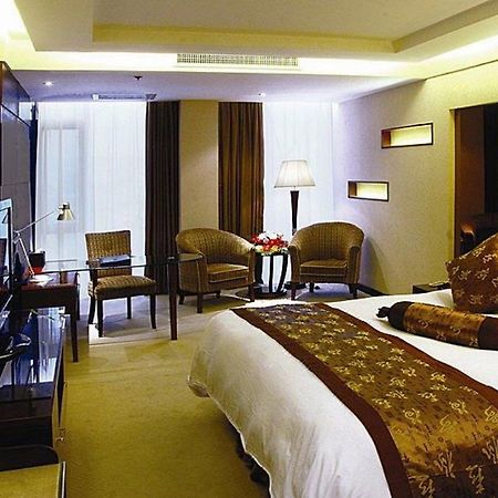 Crystal Island Club Hotell Shanghai Exteriör bild