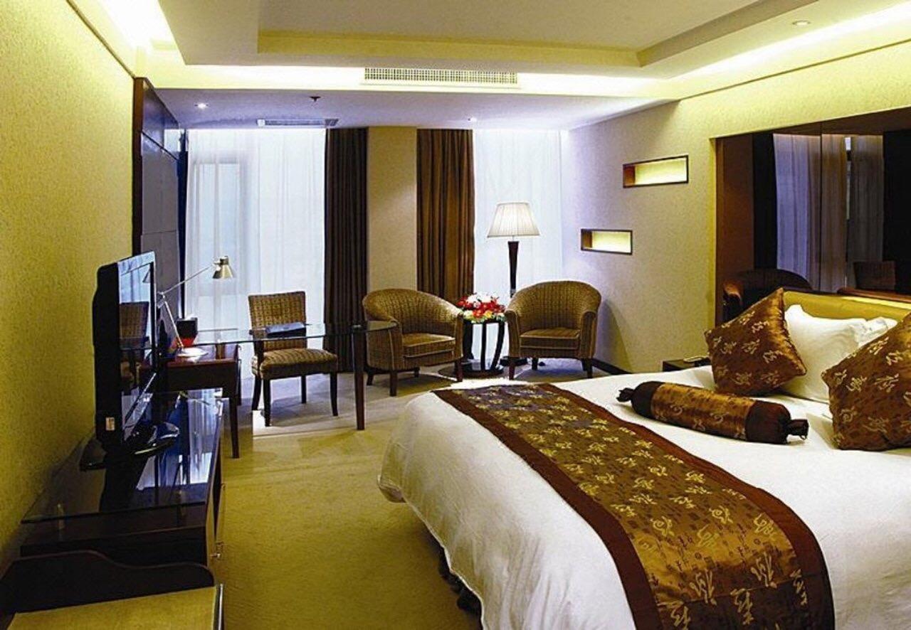 Crystal Island Club Hotell Shanghai Exteriör bild